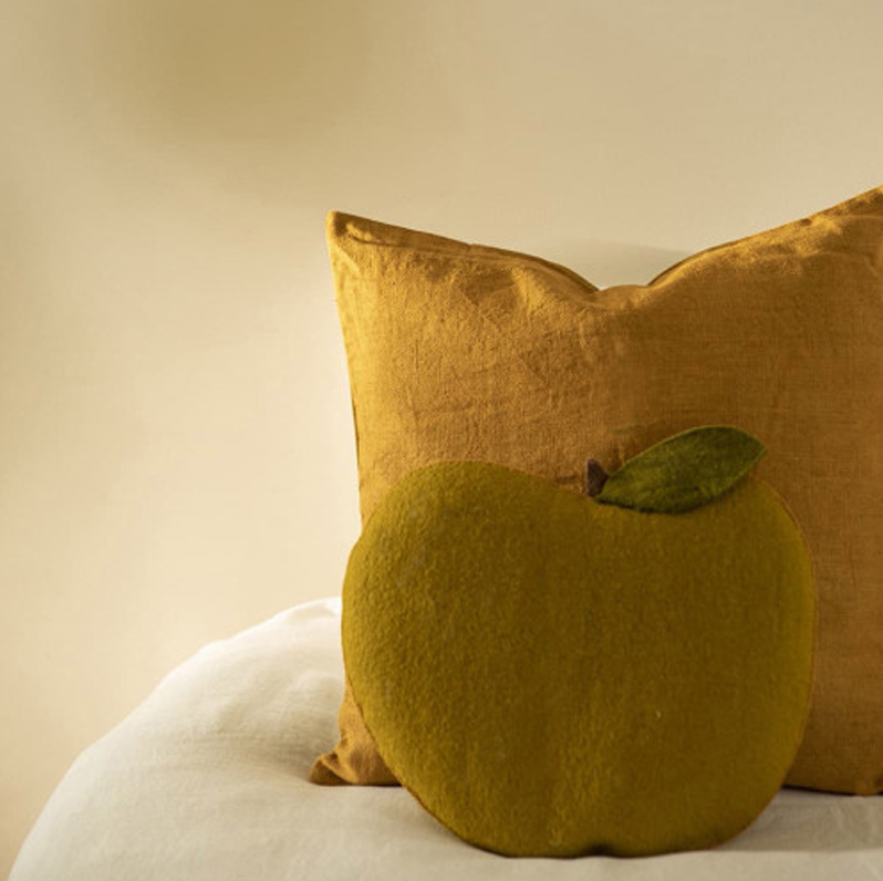 Muskhane Apple cushion - Pistachio